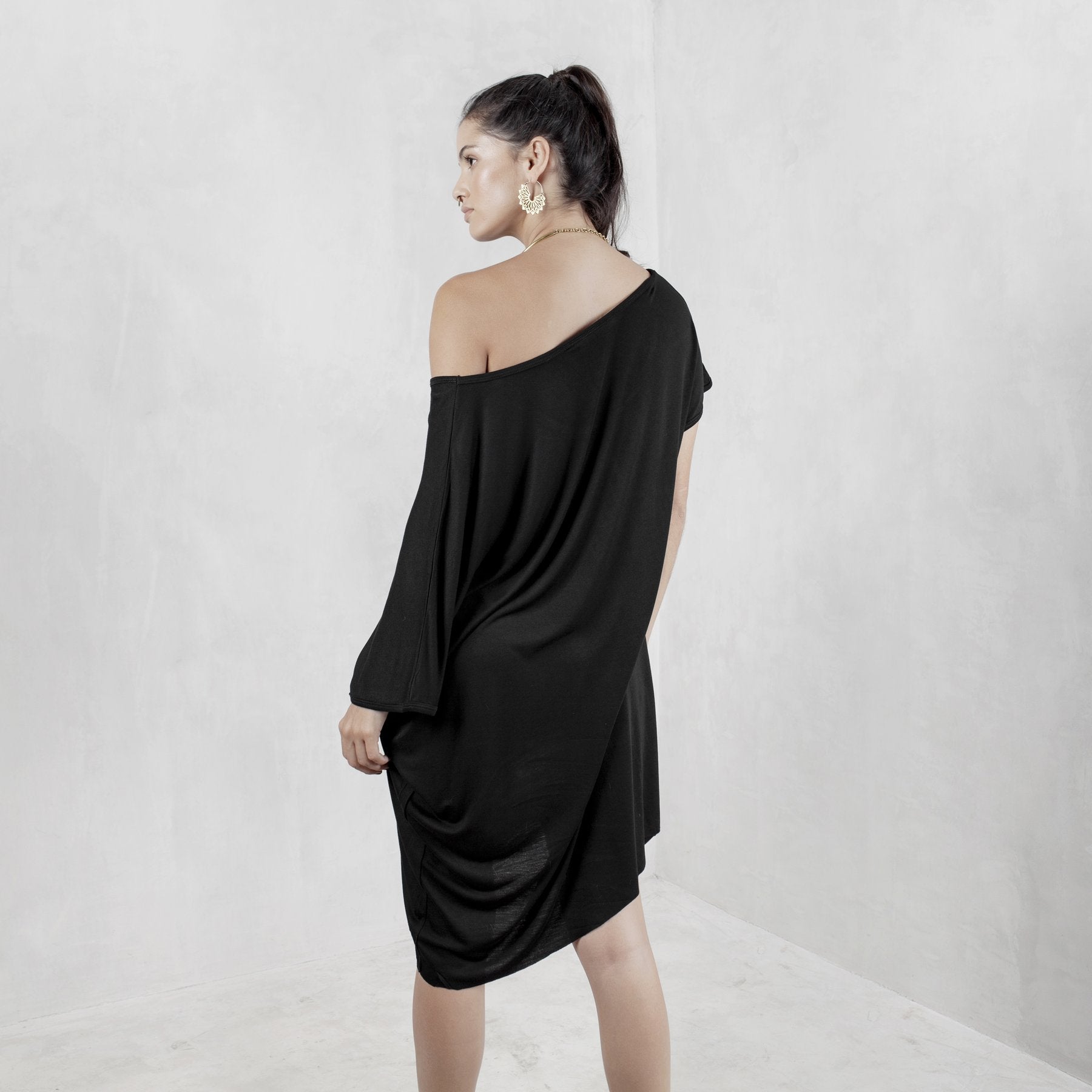 Traveling Black Dress I Dresses Designed to Move With You